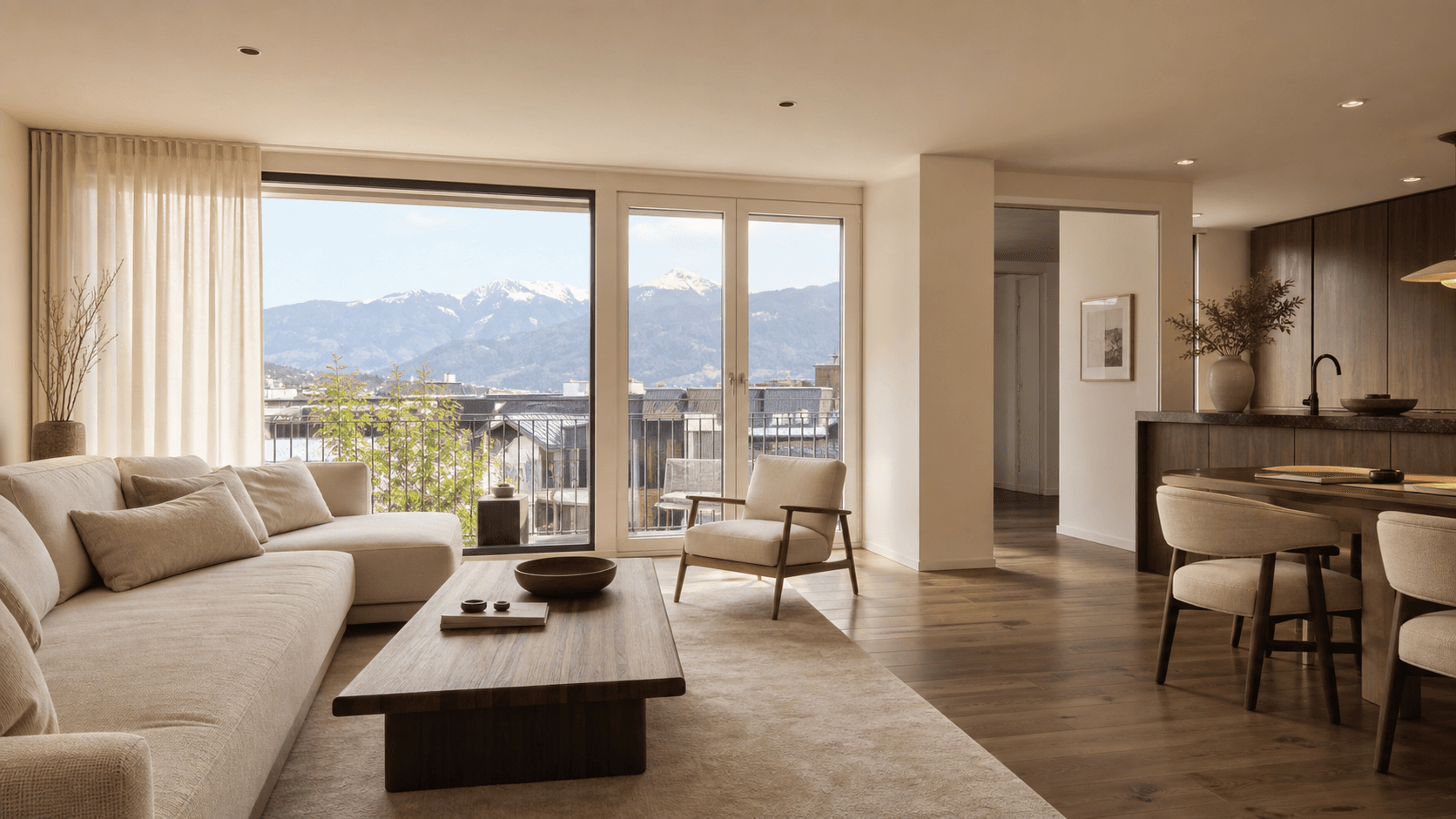 Helle Wohnung mit großen Fenstern und Blick auf die Tiroler Berge